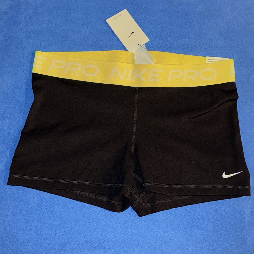 NIKE PRO SHORTS